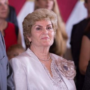 Meet your Posher, Adriana